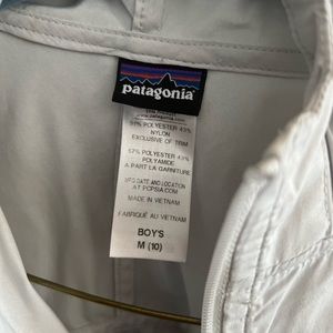 Boys Patagonia 10 light weight rain jacket